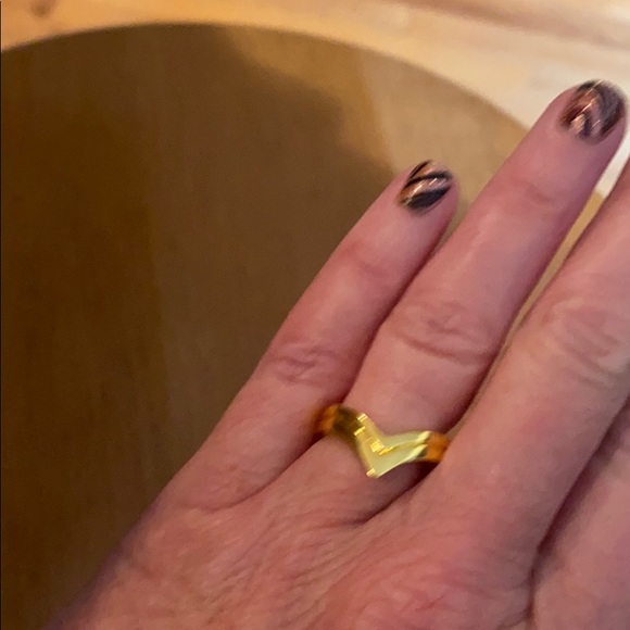 NEW Wonder Woman Ring Set - Picture 3 of 4